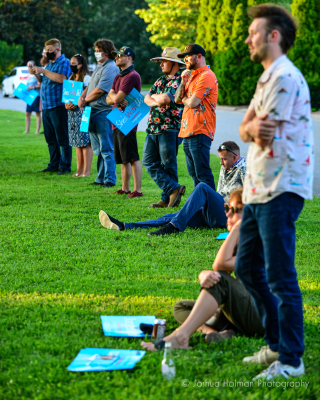 Rally attendees (Joshua Holman Photography)