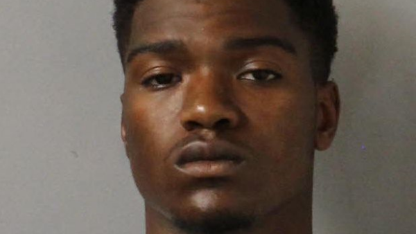 20-year-old found with loaded gun & ski mask while high/asleep in car at Mapco