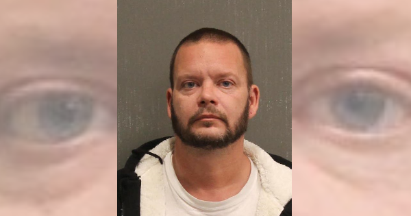 Nashville man attempts suicide by setting his apartment on fire over “girl problems”
