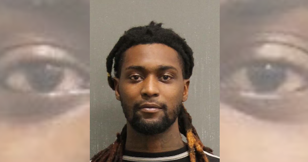 Felon points gun at anyone he can find at Nashville intersection