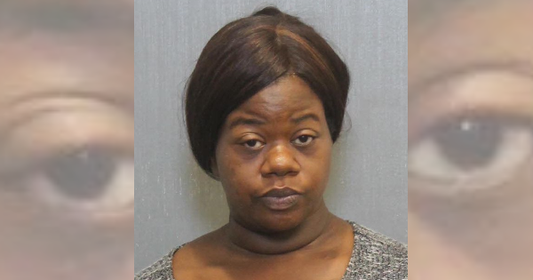 Woman reportedly stabs boyfriend & leaves hospital before speaking with authorities